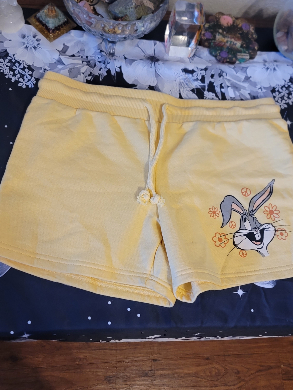 🔥3 For $25 Yellow Bugs Bunny Graphic Women's Lounge Shorts Size Medium